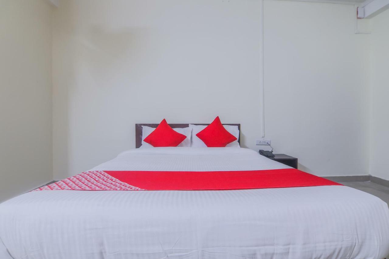 Nirvana Guest House 西隆 外观 照片