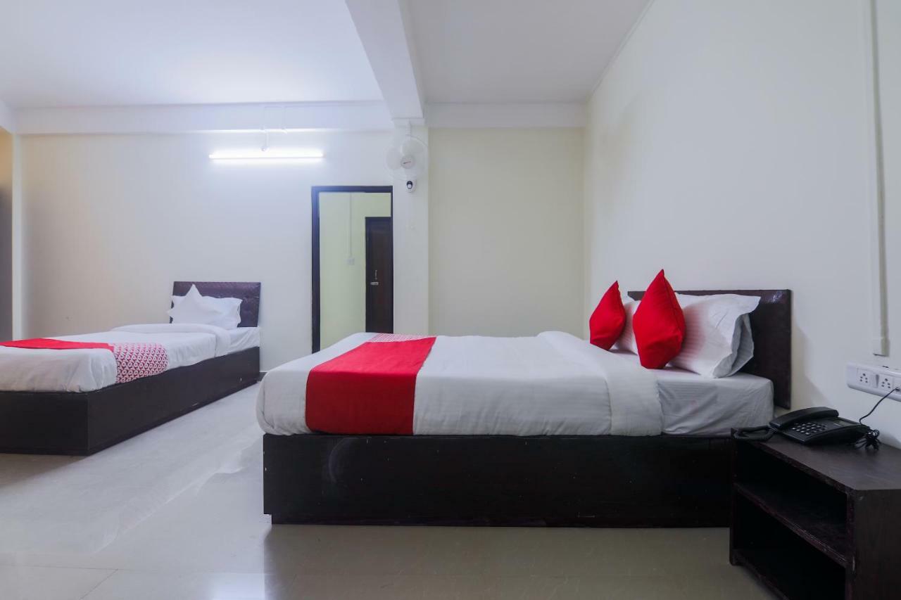 Nirvana Guest House 西隆 外观 照片