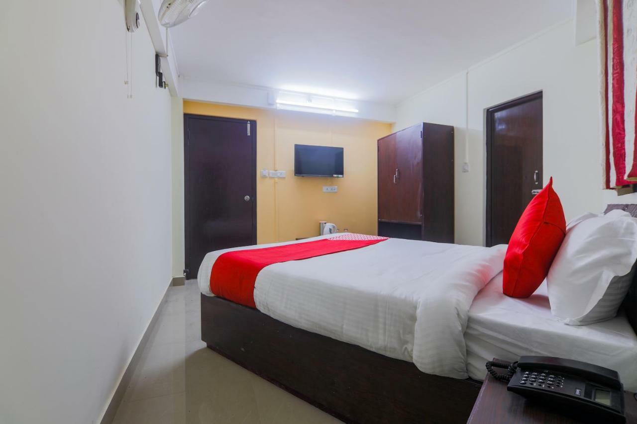 Nirvana Guest House 西隆 外观 照片