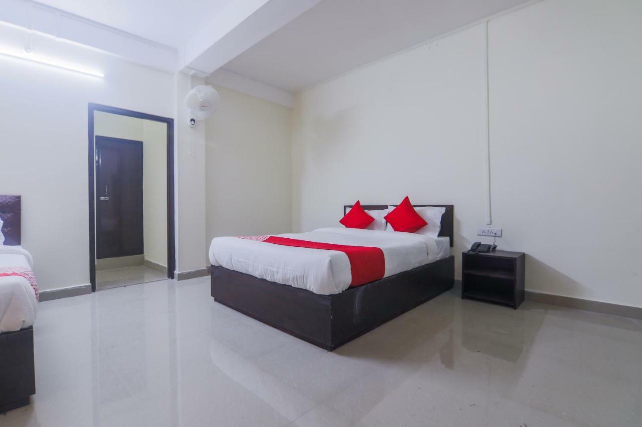 Nirvana Guest House 西隆 外观 照片