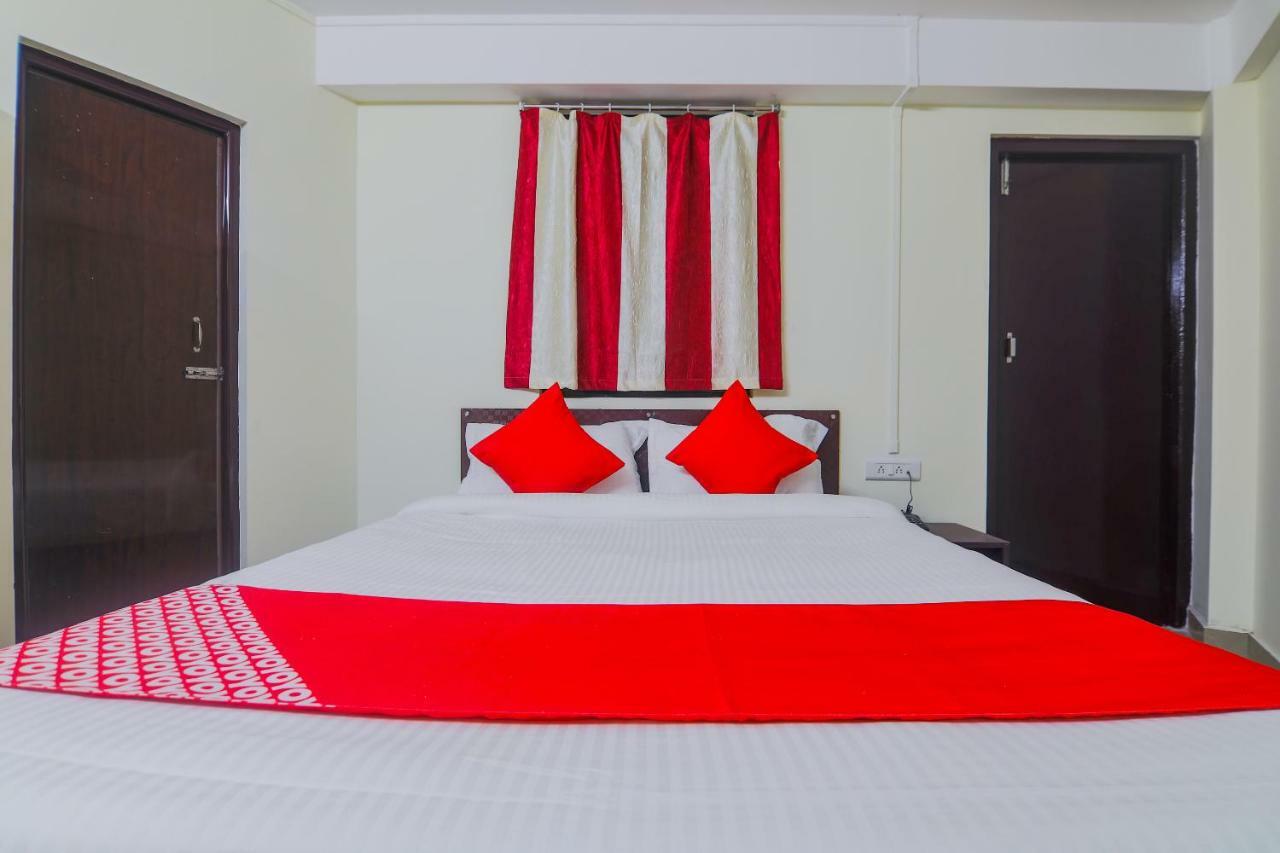 Nirvana Guest House 西隆 外观 照片