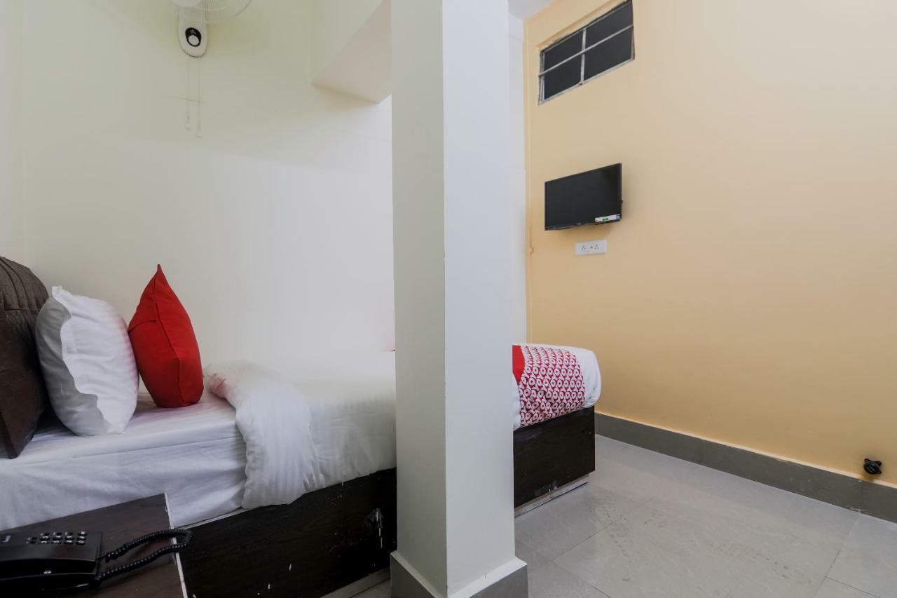 Nirvana Guest House 西隆 外观 照片