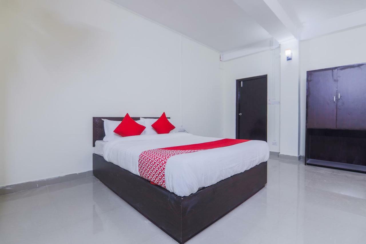 Nirvana Guest House 西隆 外观 照片