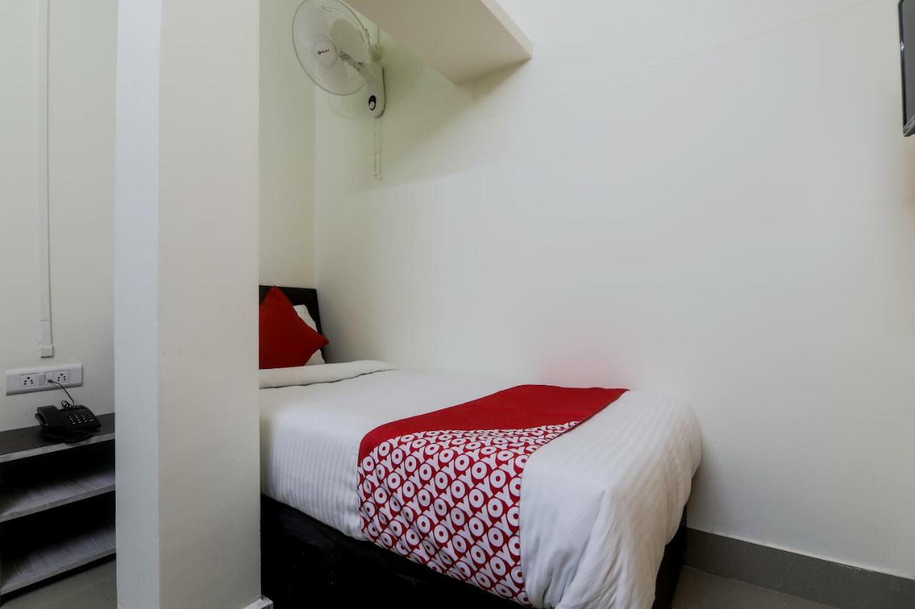 Nirvana Guest House 西隆 外观 照片