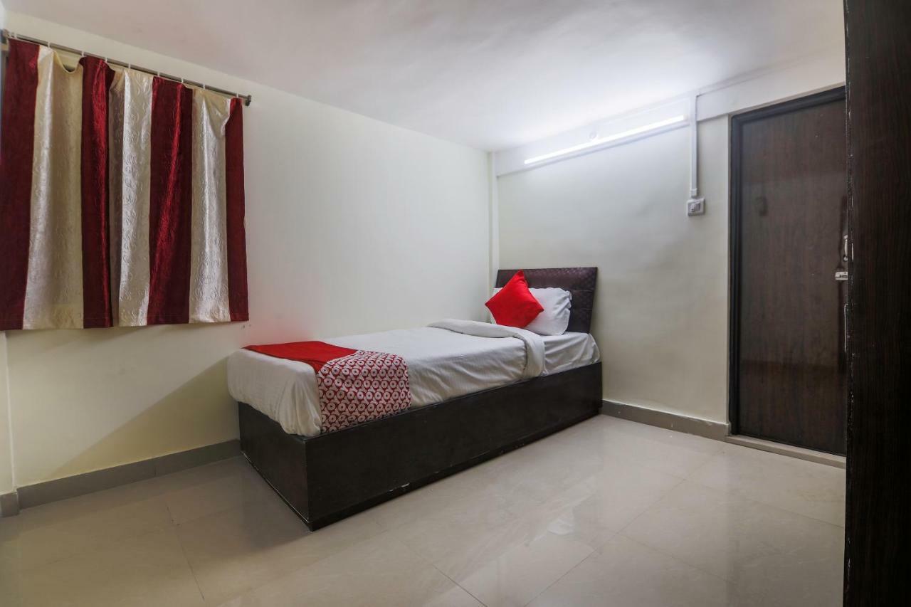Nirvana Guest House 西隆 外观 照片